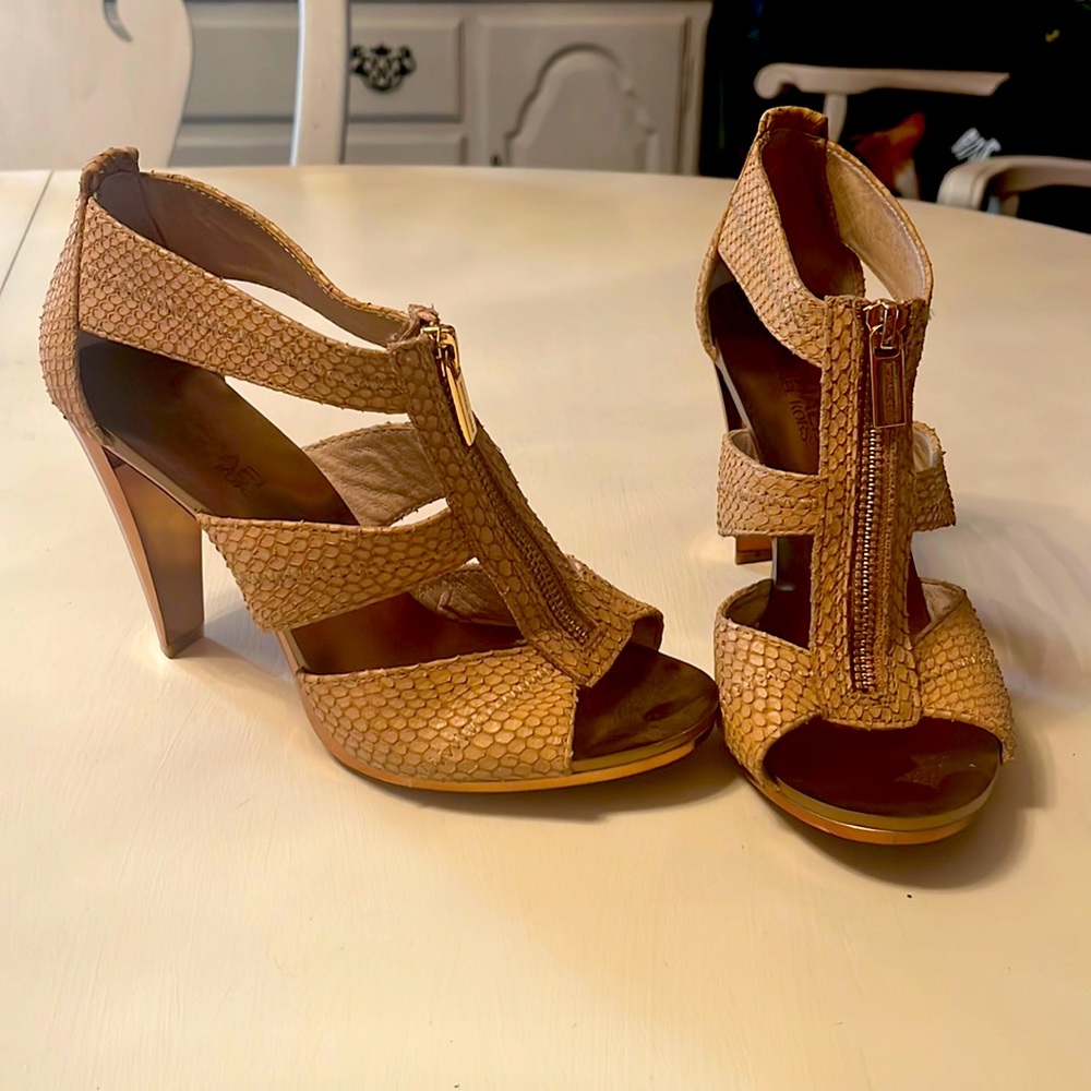 Tan/Bronze Heels
